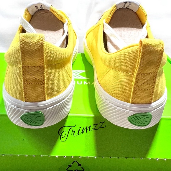 CARIUMA Size 8M/9.5W……..Yellow Lace up Low Top Sneakers. New with Box - Picture 5 of 7